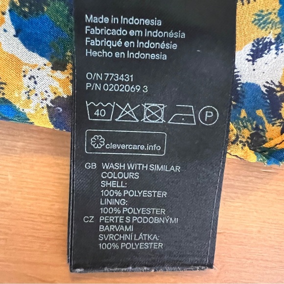 H&M Multicolor Abstract Knee Length Dress Size S Fully Lined EUC - Picture 8 of 9